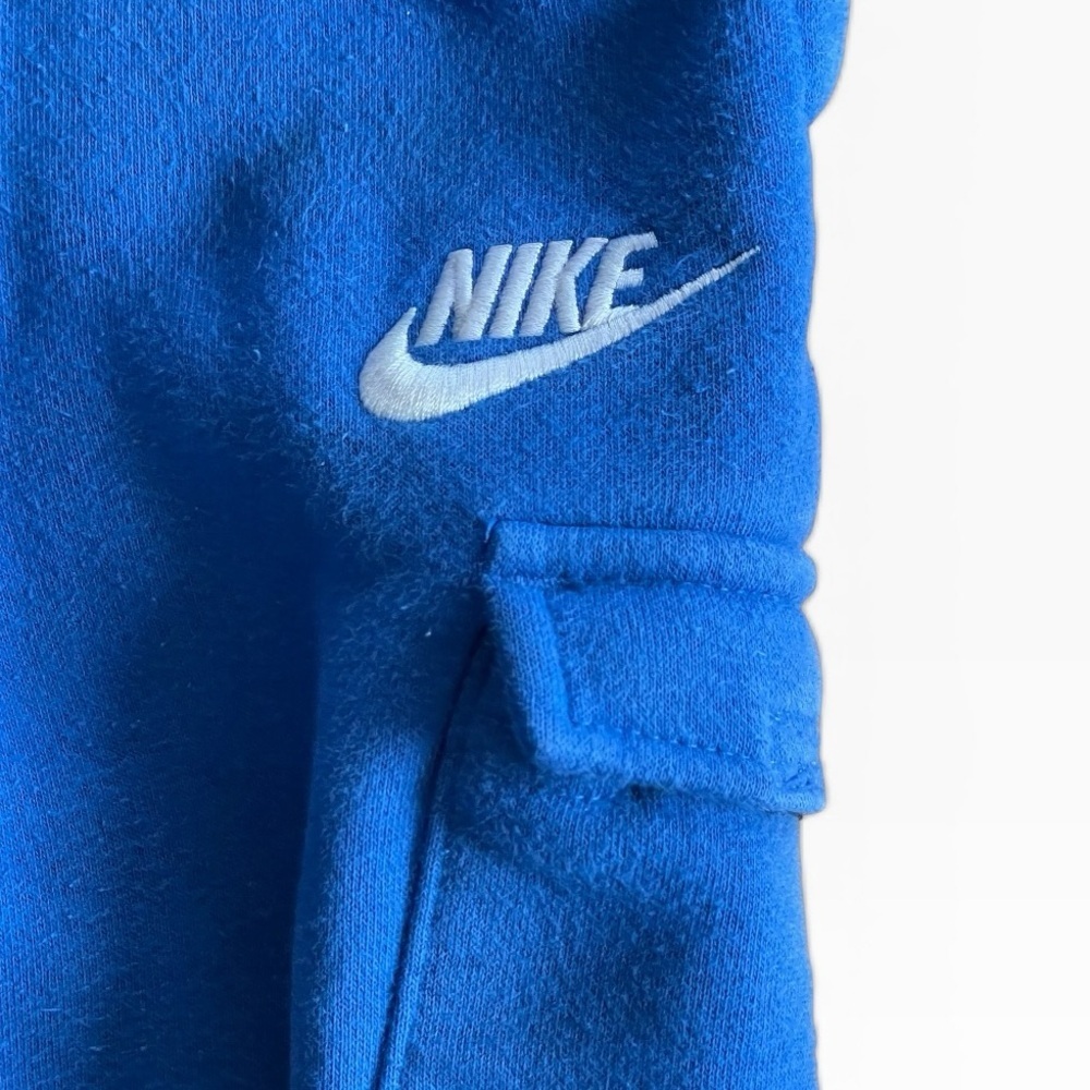Nike toddler Blue Cargo Joggers and The Nike Tee in Gray Size: 2T - Picture 2 of 6